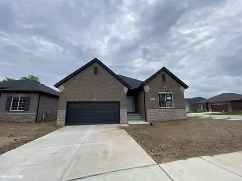 15295 Eton Pointe #13, Clinton Township, MI 48035