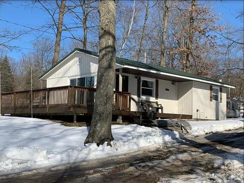 5086 Pointview Dr, Harrison, MI 48625 photo 1