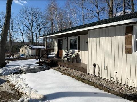 5086 Pointview Dr, Harrison, MI 48625 photo 2