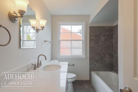 1040 Whittier, Grosse Pointe Park, MI 48230 photo 16