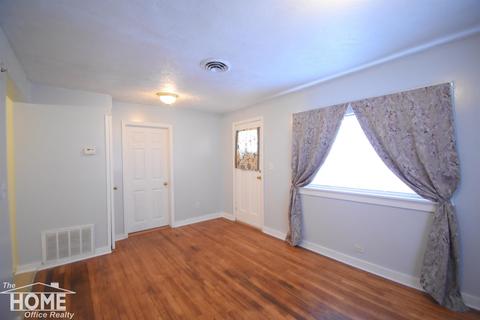 515 Clyde St, Owosso, MI 48867 photo 3