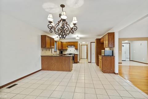 45785 Delta, Macomb, MI 48044 photo 9