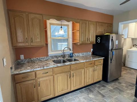 1231 Sherman, Adrian, MI 49221 photo 7