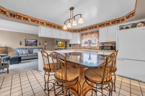 14015 Bade Dr, Warren, MI 48088 photo 5
