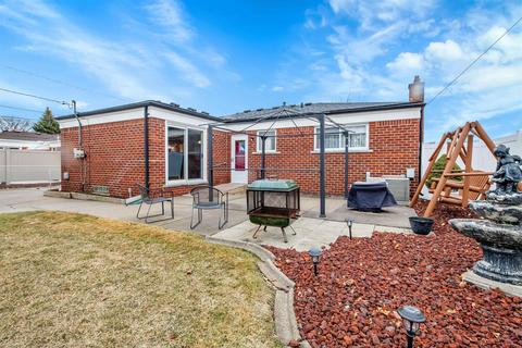 14015 Bade Dr, Warren, MI 48088 photo 31