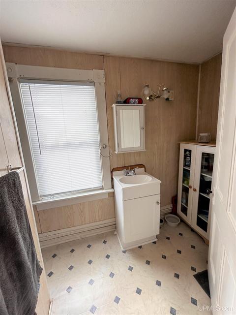 915 N Fifth St, Ishpeming, MI 49849 photo 9