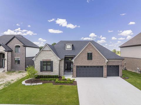 49037 Monarch #2, Macomb, MI 48044