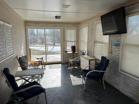 236 Renfrew Ct, Adrian, MI 49221 photo 5