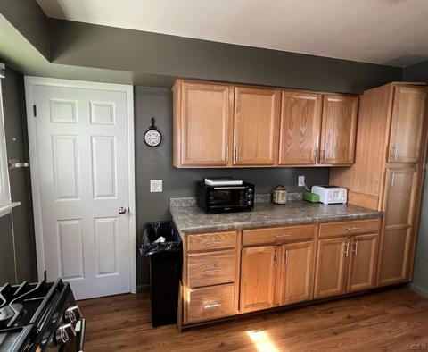 236 Renfrew Ct, Adrian, MI 49221 photo 3