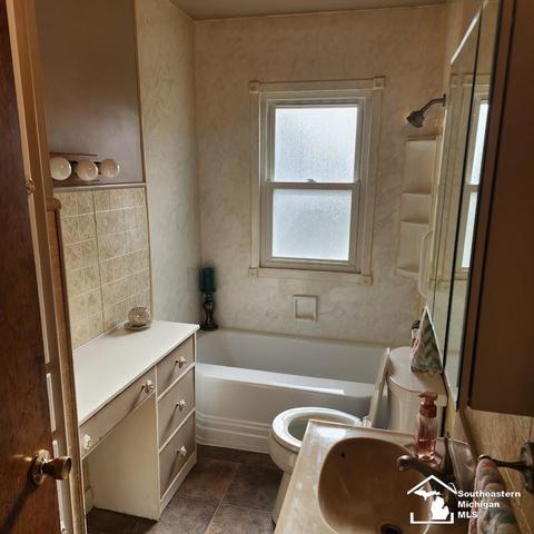 220 N Roessler, Monroe, MI 48162 photo 8