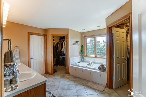 851 Apsley, Monroe, MI 48161 photo 37