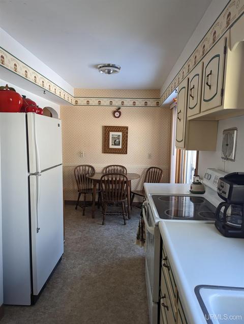 650 Cedar, Ishpeming, MI 49849 photo 8