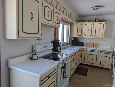 650 Cedar, Ishpeming, MI 49849 photo 12