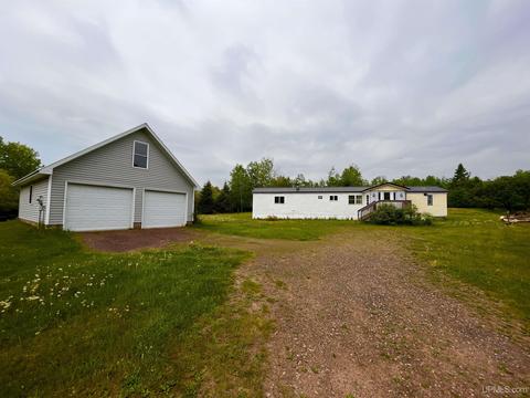 40011 N Lower Worham, Chassell, MI 49916