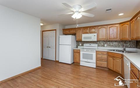 2449 Sutton, Temperance, MI 48182 photo 3