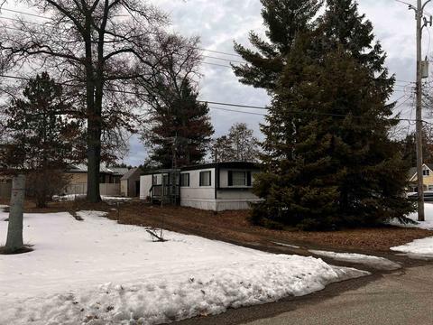105 Pinecrest, Roscommon, MI 48653 photo 1