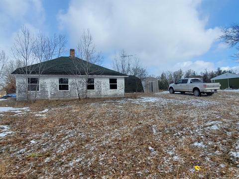 217 Ashley St, Harrison, MI 48625 photo 2