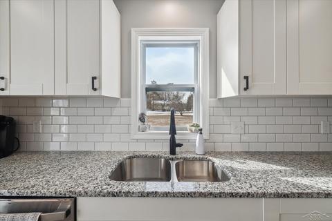 1660 S Huron Rd, Kawkawlin, MI 48631 photo 9