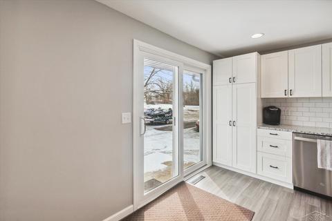 1660 S Huron Rd, Kawkawlin, MI 48631 photo 6