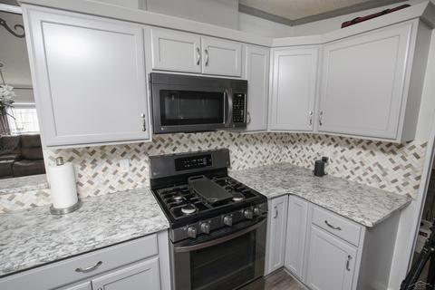 1623 E Putnam, Midland, MI 48640 photo 4