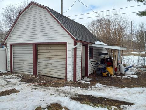 7 1st St, Yale, MI 48097 photo 3