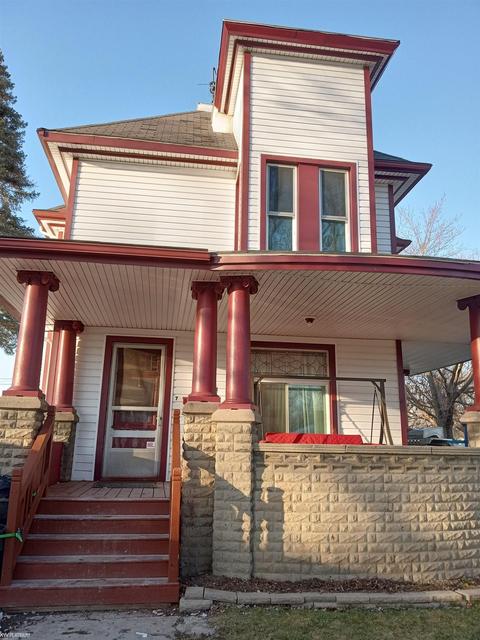7 1st St, Yale, MI 48097 photo 2