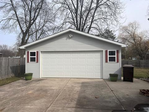 1329 Carr St, Owosso, MI 48867 photo 2