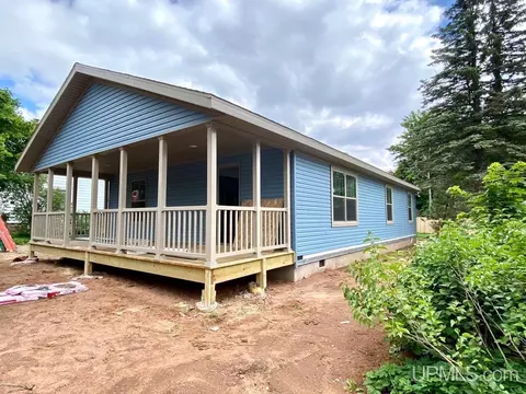 820 Empire, Ishpeming, MI 49849 photo 31