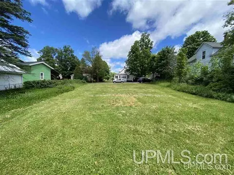 820 Empire, Ishpeming, MI 49849 photo 29