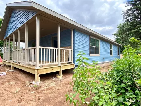 820 Empire, Ishpeming, MI 49849 photo 32