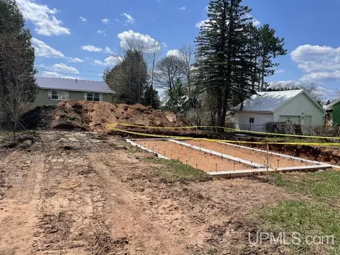 820 Empire, Ishpeming, MI 49849 photo 25