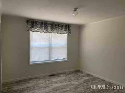 820 Empire, Ishpeming, MI 49849 photo 17
