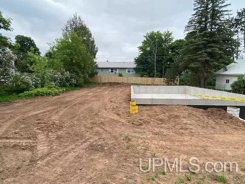 820 Empire, Ishpeming, MI 49849 photo 23