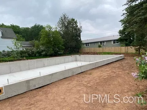 820 Empire, Ishpeming, MI 49849 photo 21