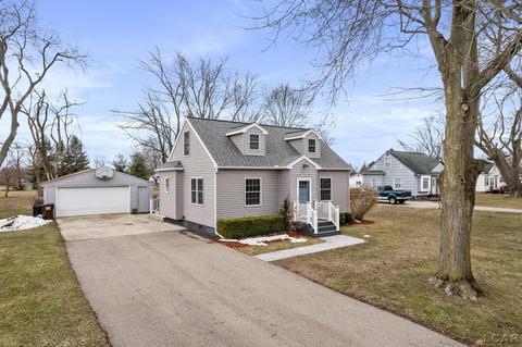 1104 Murray Dr, Tecumseh, MI 49286 photo 1