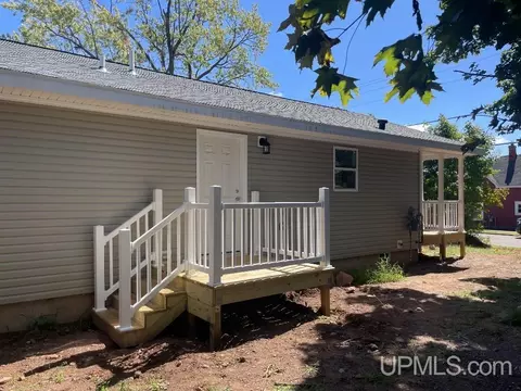 655 Maurice, Ishpeming, MI 49849 photo 5