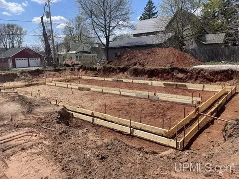 655 Maurice, Ishpeming, MI 49849 photo 31