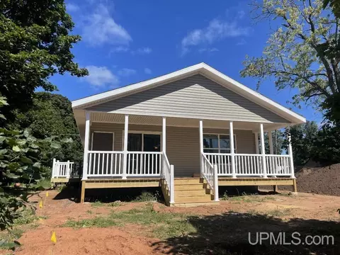 655 Maurice, Ishpeming, MI 49849