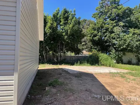 655 Maurice, Ishpeming, MI 49849 photo 3