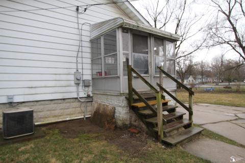 1126 Adams, Monroe, MI 48161 photo 6