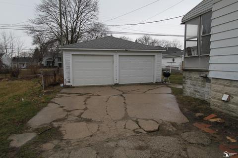 1126 Adams, Monroe, MI 48161 photo 3
