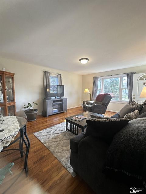 1110 Vineyard, Monroe, MI 48161 photo 3