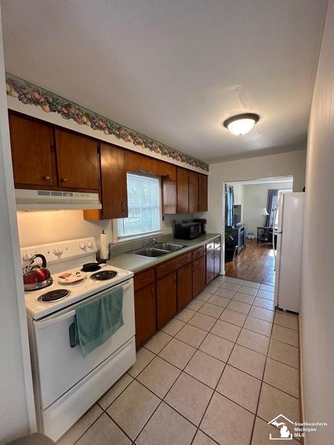 1110 Vineyard, Monroe, MI 48161 photo 5