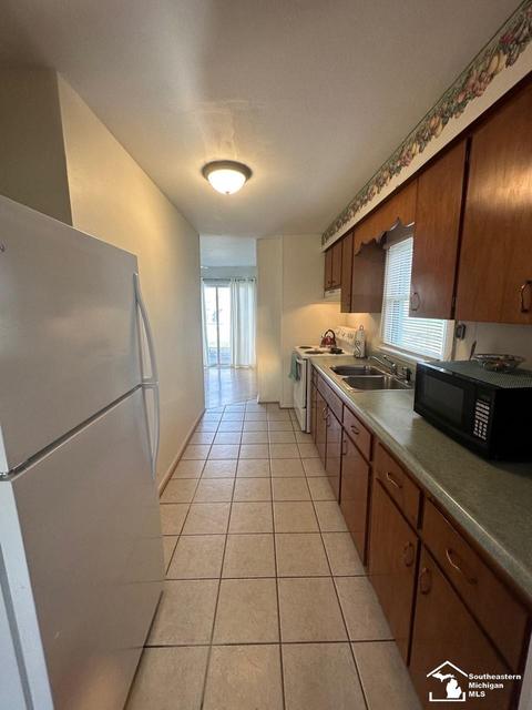 1110 Vineyard, Monroe, MI 48161 photo 4