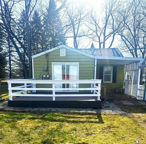 1110 Vineyard, Monroe, MI 48161 photo 2