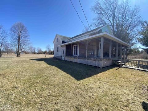 6995 French Line Rd, Applegate, MI 48401 photo 3