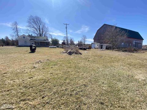 6995 French Line Rd, Applegate, MI 48401 photo 2