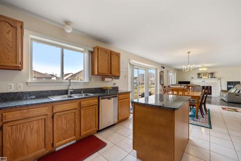 22548 Rambling Dr, Macomb, MI 48044 photo 10