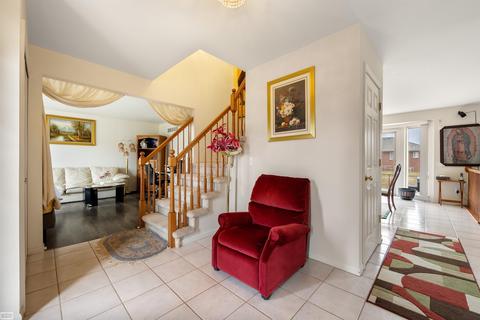22548 Rambling Dr, Macomb, MI 48044 photo 4