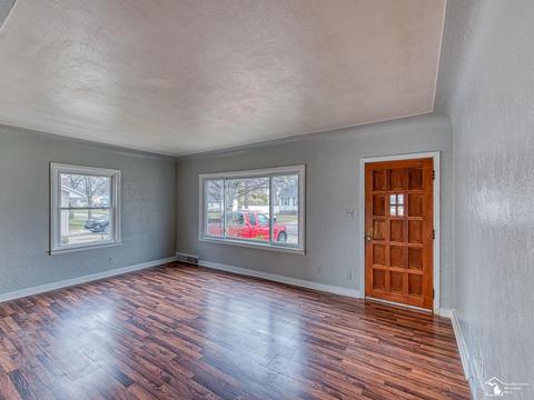 531 Bentley, Monroe, MI 48162 photo 2
